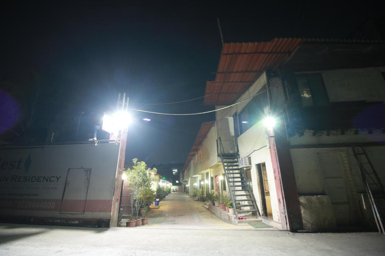 Hotel Nest Inn Residency Bhivándi Kültér fotó