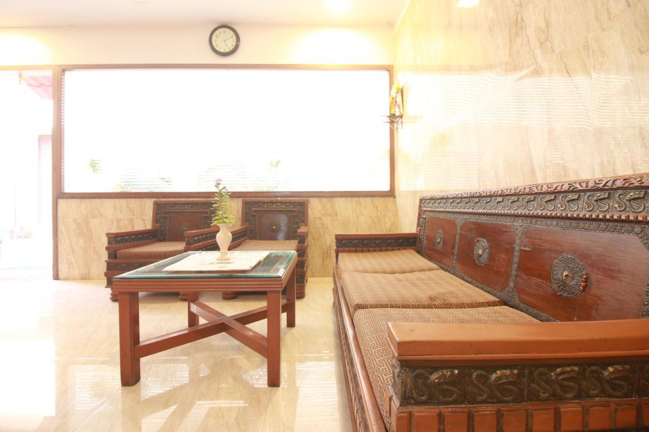 Hotel Nest Inn Residency Bhivándi Kültér fotó