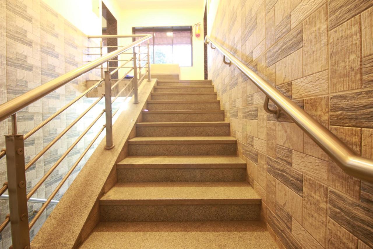 Hotel Nest Inn Residency Bhivándi Kültér fotó